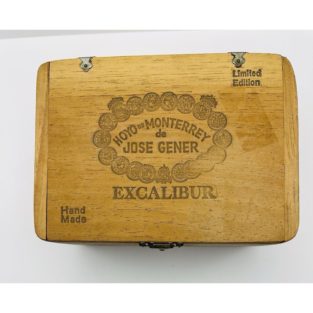 HOYO DE MONTERREY Jose Gener EXCALIBUR No I Wooden Cigar Box w/ Brass  8”x5”x4”